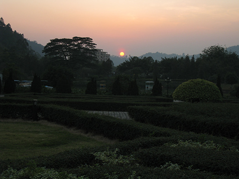 28 噢! 太陽伯伯下山啦，我們也要回家了!