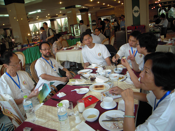 00 9月18日早餐會議