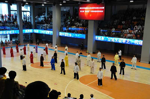 24 趙老師領眾弟子表演