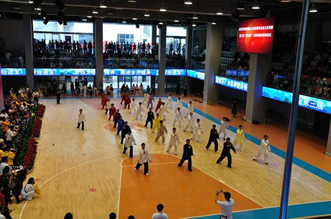 25 趙老師領眾弟子表演