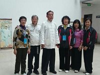 IMG-20140105-WA0027  部份香港區學員與趙幼斌老師合照